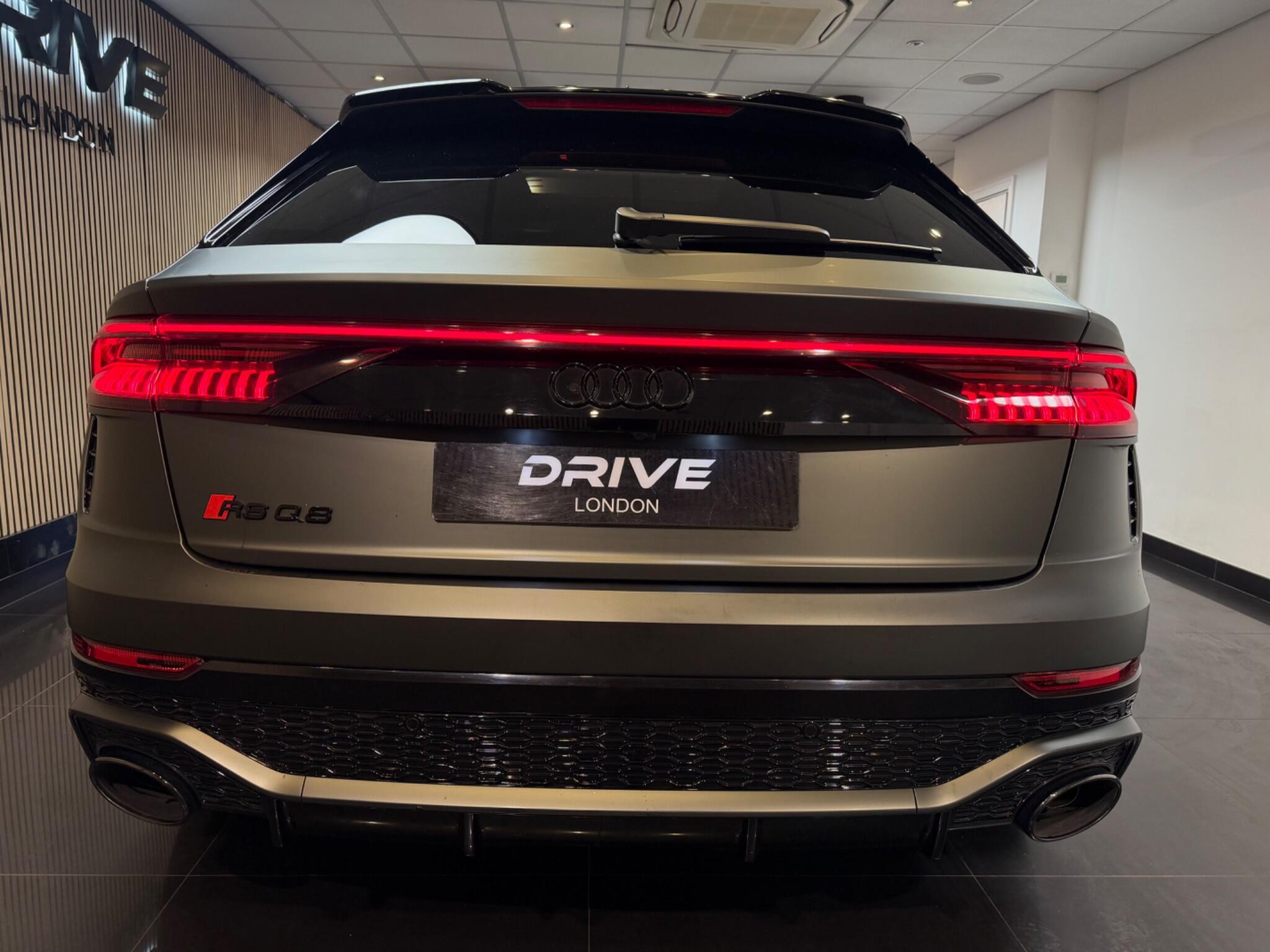 Audi RSQ8